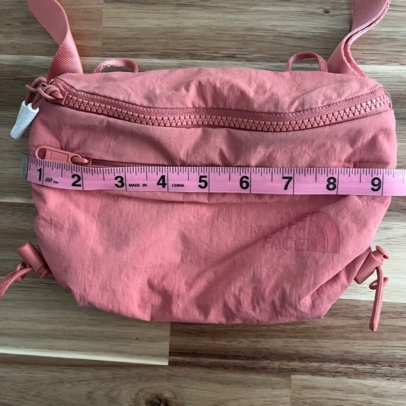 The North Face Never Stop Belt Bag - Picture 10 of 11